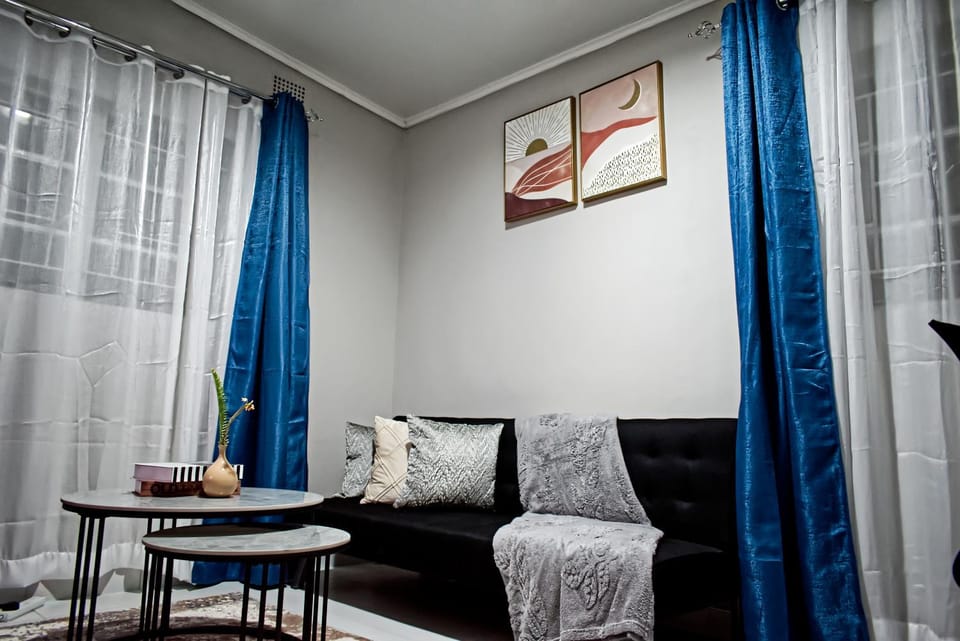 Bed, Living room
