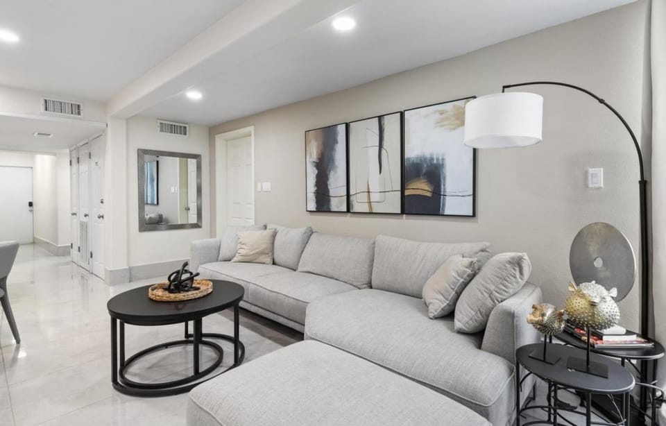 Bahia Mar Stylish Coastal Stay Steps to the Ocean Apartment in South Padre Island