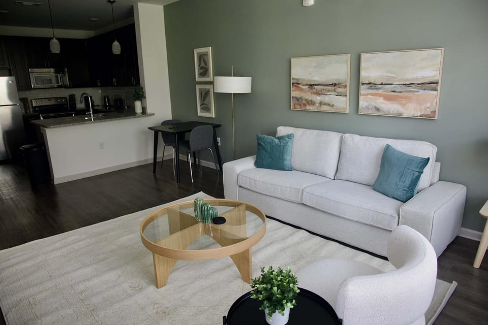 The Nashville III Vibe 8775 Apartment in Brentwood