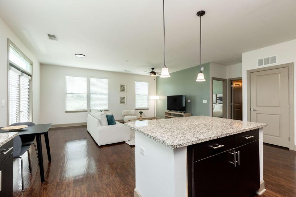 The Franklin III Vibe 8774 Apartment in Brentwood