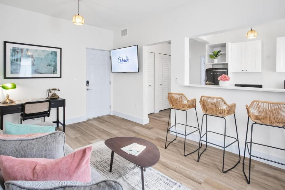 Stylish and spacious apartment near Brickell #7 Apartment in Coral Gables