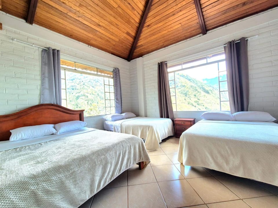 Luxury Quinta con Jacuzzi - Sauna - BBQ Villa in Tungurahua, Ecuador