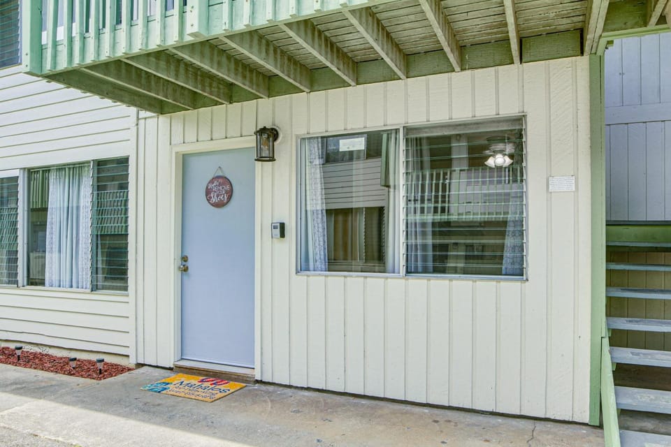 Walk to Dining & Local Markets! Hilo Getaway House in Hilo