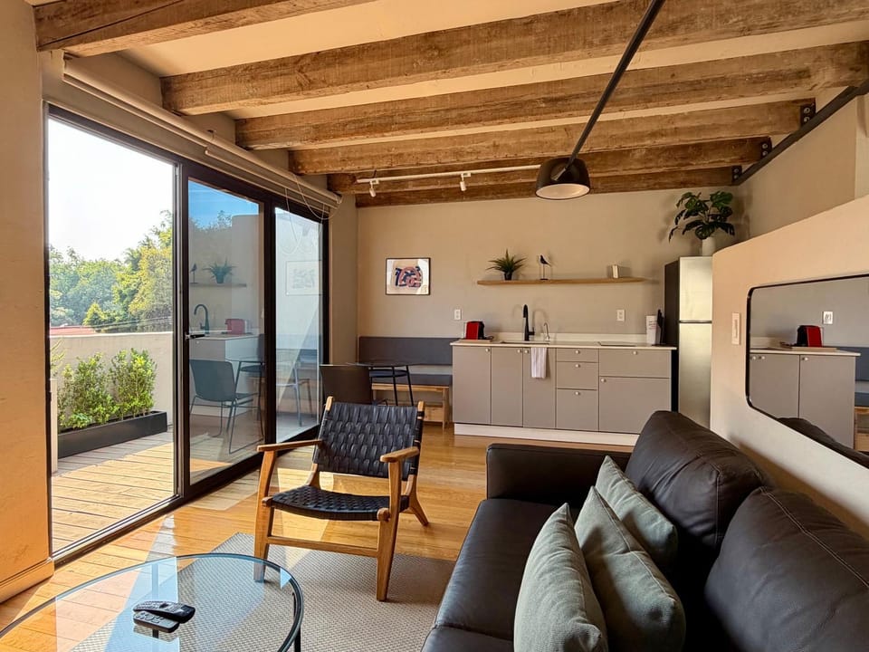 View (from property/room), Balcony/Terrace, Kitchen or kitchenette, Living room