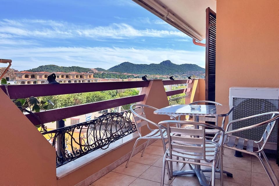 Balcony/Terrace, City view, Quiet street view