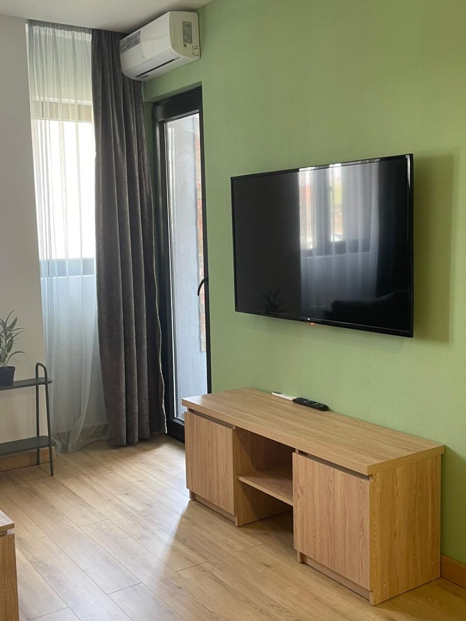 Communal lounge/ TV room, TV and multimedia, Evening entertainment, air conditioner