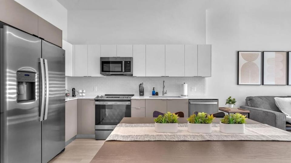 Fast WiFi-Kitchen-Free Parking-Great Location#110 Apartment in Hallandale Beach