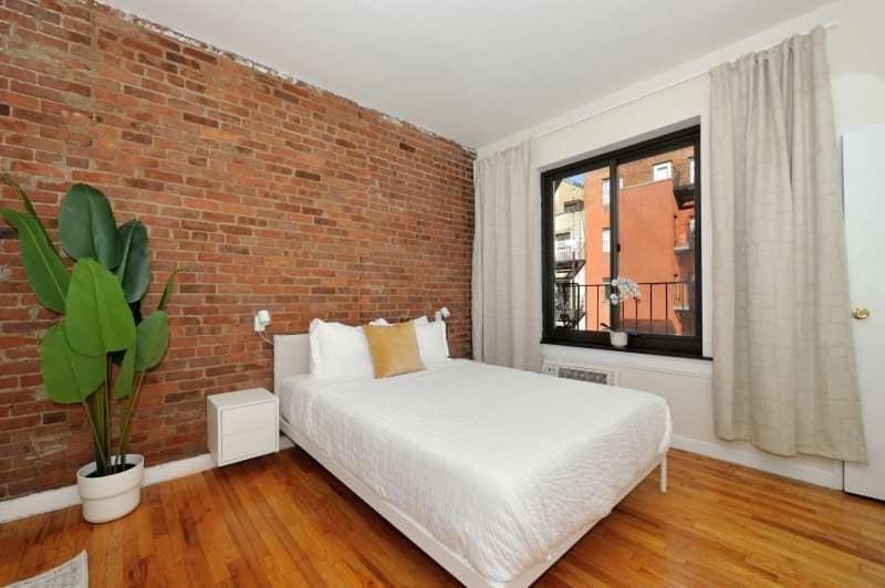 The Julian II Vibe 8749 Apartment in Roosevelt Island