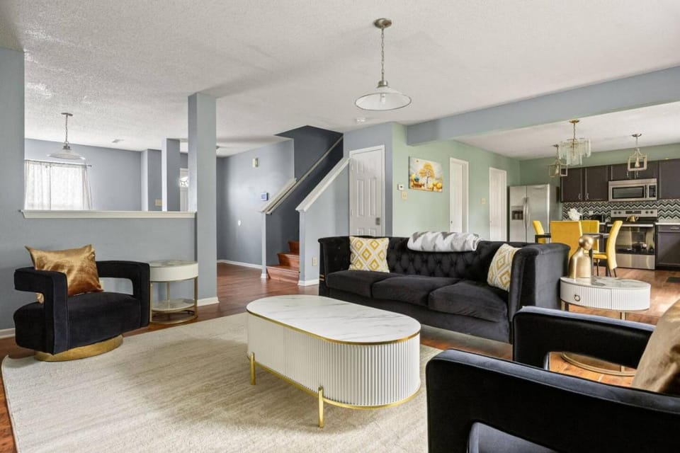 Kitchen or kitchenette, Living room, Dining area