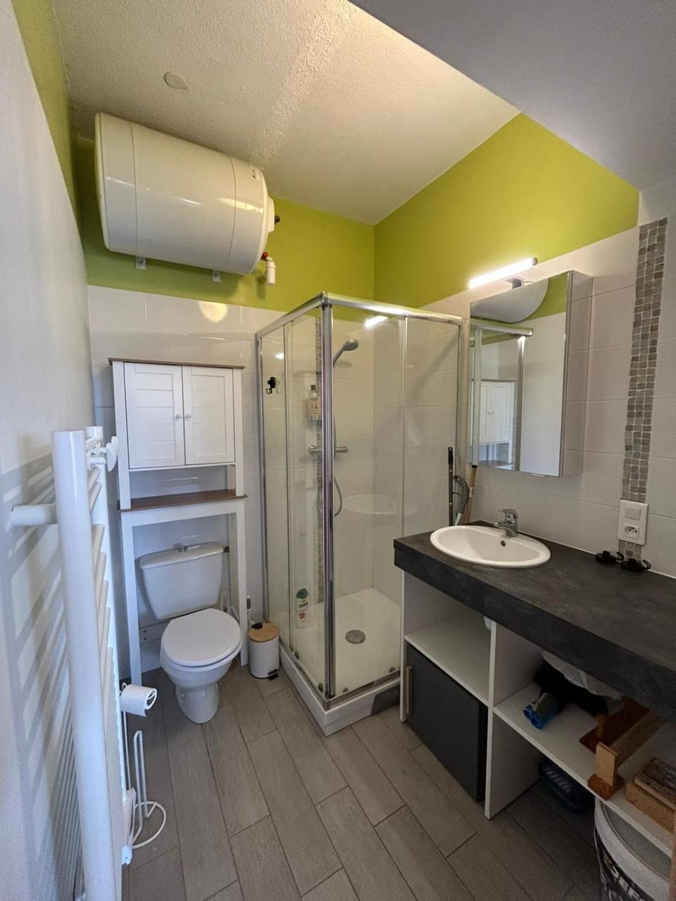 Shower, Toilet, Bathroom