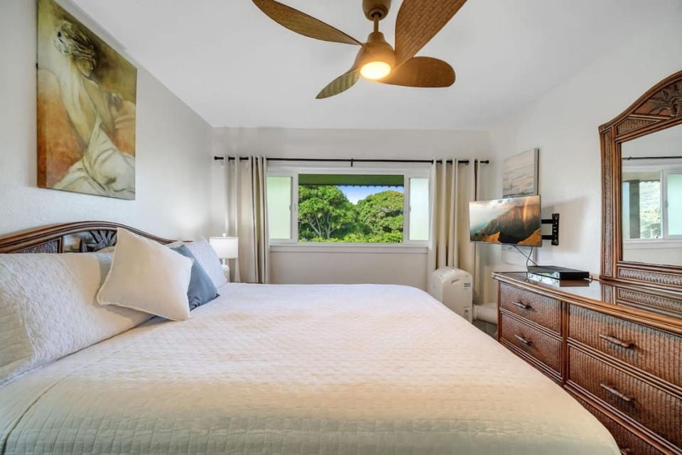 Oceanfront 1bd 1ba Walk to Shops Restaurants 215 House in Wailua
