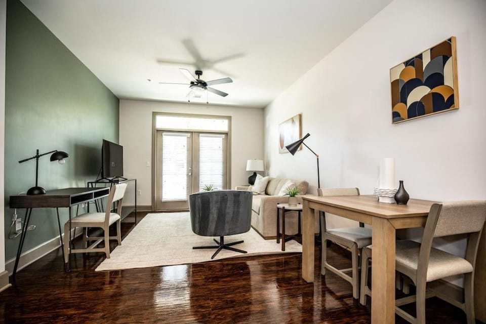The Nashville II Vibe 8721 Apartment in Brentwood