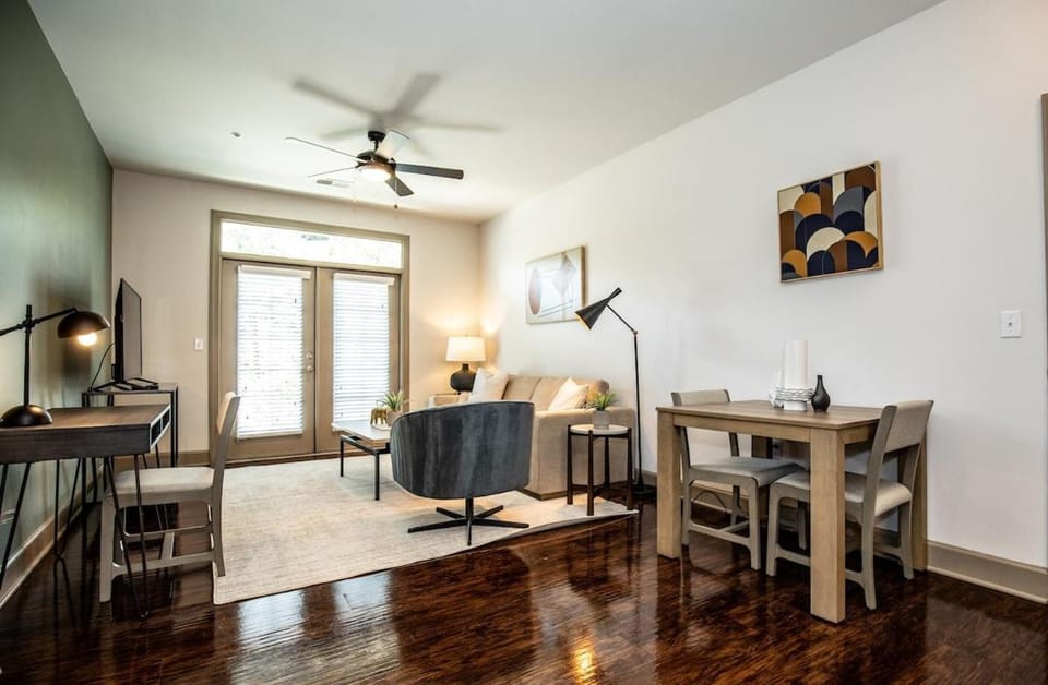The Nashville II Vibe 8721 Apartment in Brentwood