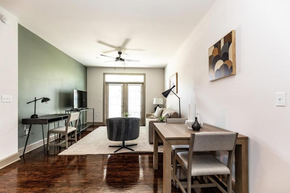 The Nashville II Vibe 8721 Apartment in Brentwood