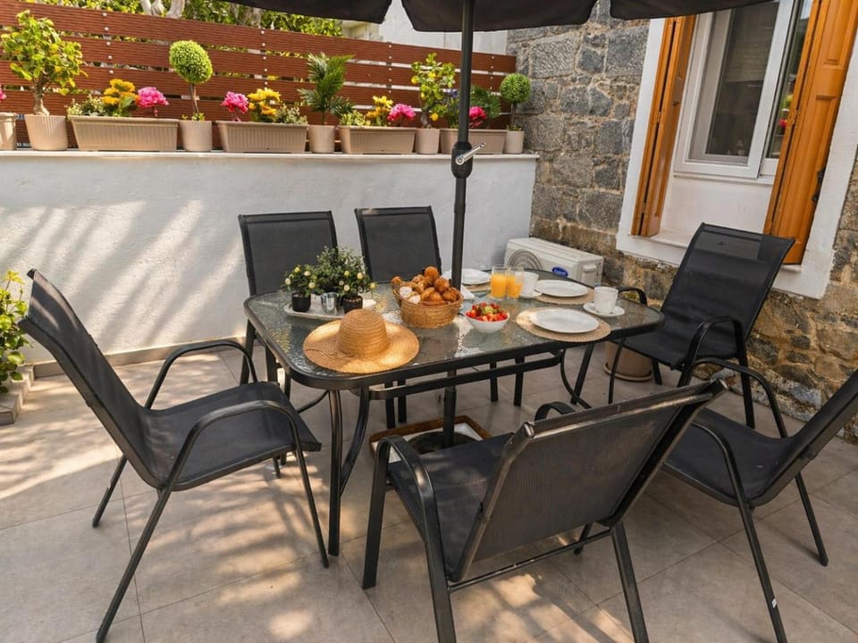 Patio, Balcony/Terrace