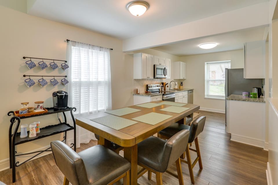 3BR | 2 King Beds | Near Downtown Overland Park House in Overland Park