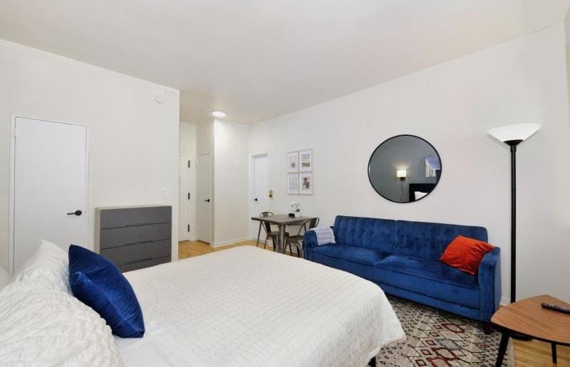 The Lara II Vibe 8619 Apartment in Upper East Side