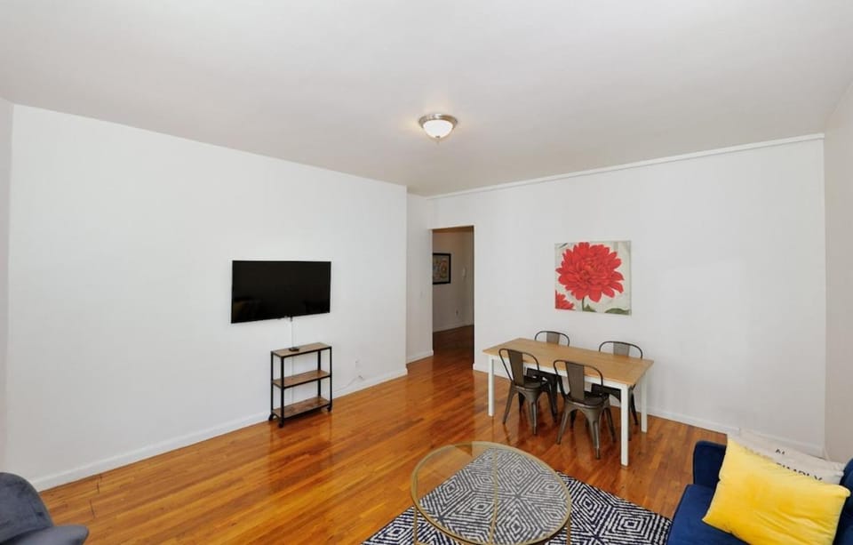 The Columbus II Vibe 8614 Apartment in Upper West Side