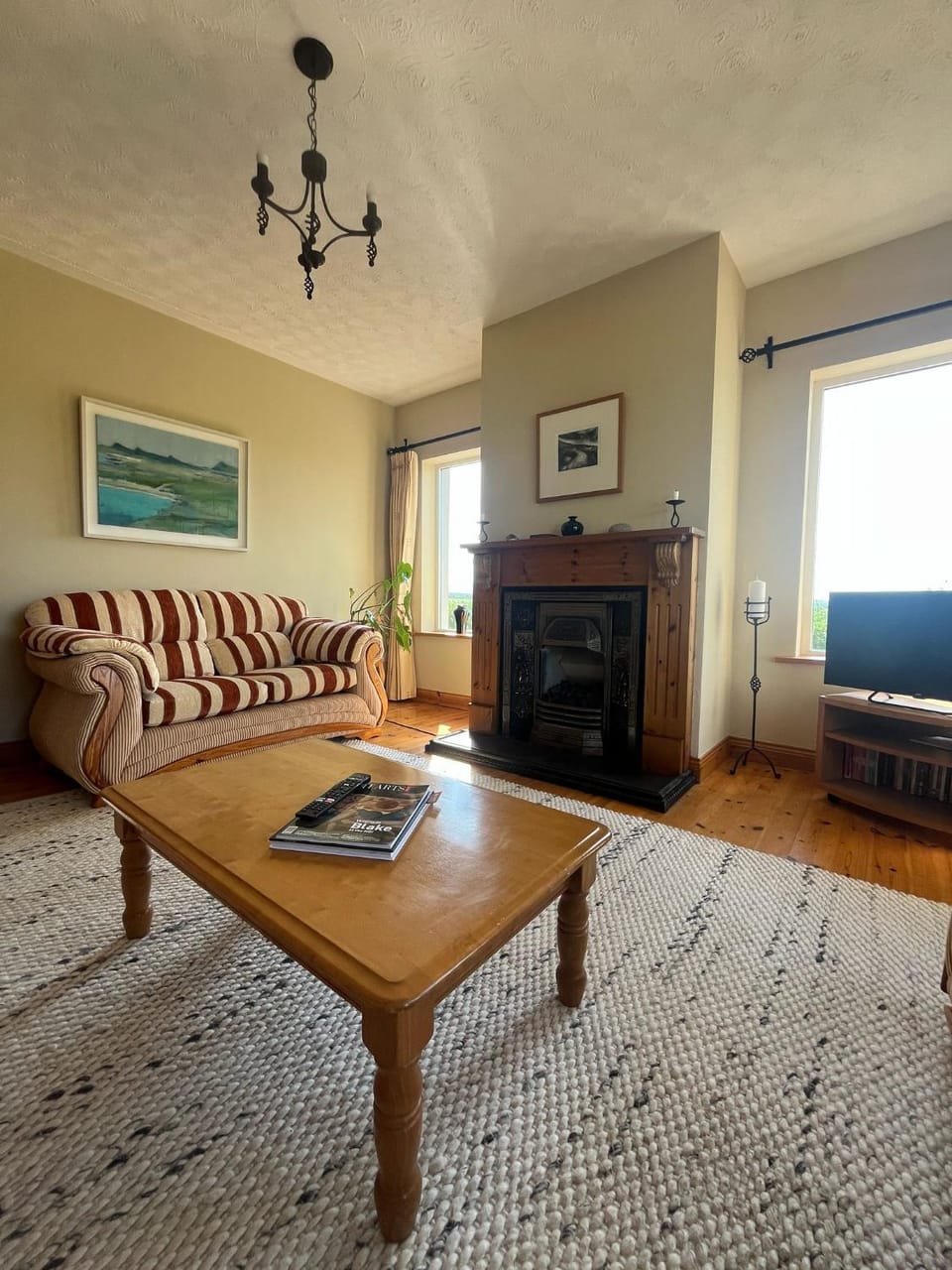 Communal lounge/ TV room, Living room