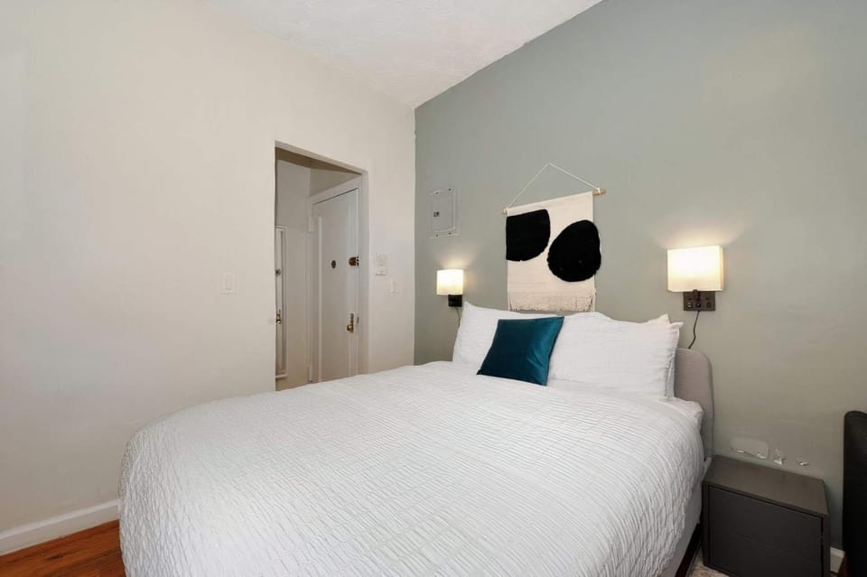 The Clinton II Vibe 8572 Apartment in Midtown
