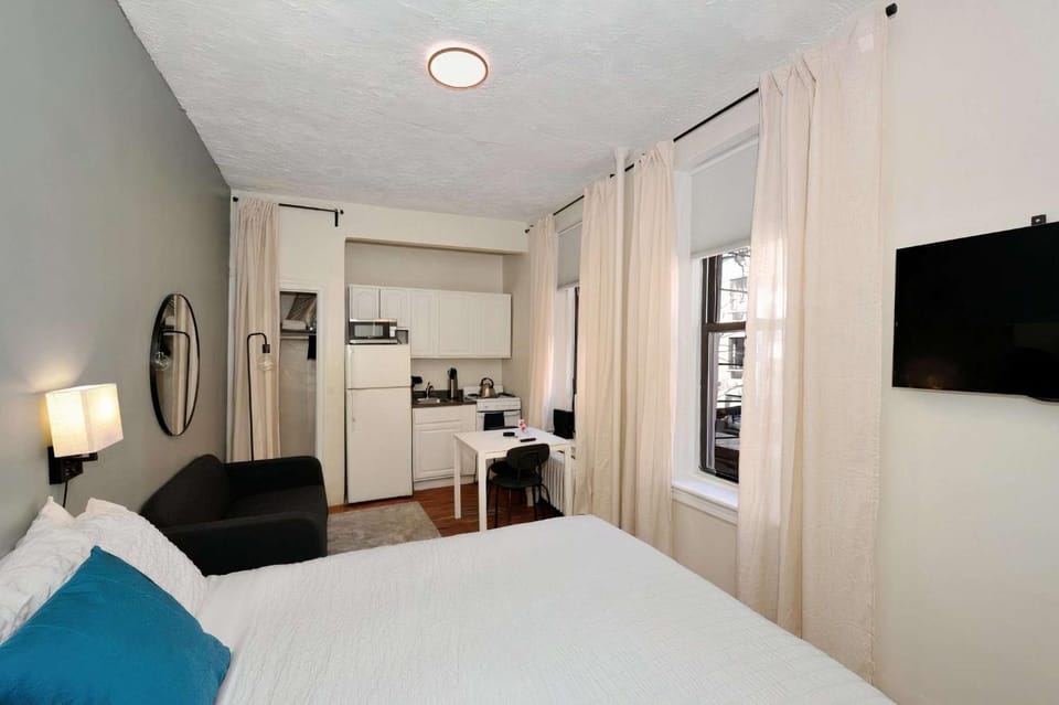 The Clinton II Vibe 8572 Apartment in Midtown