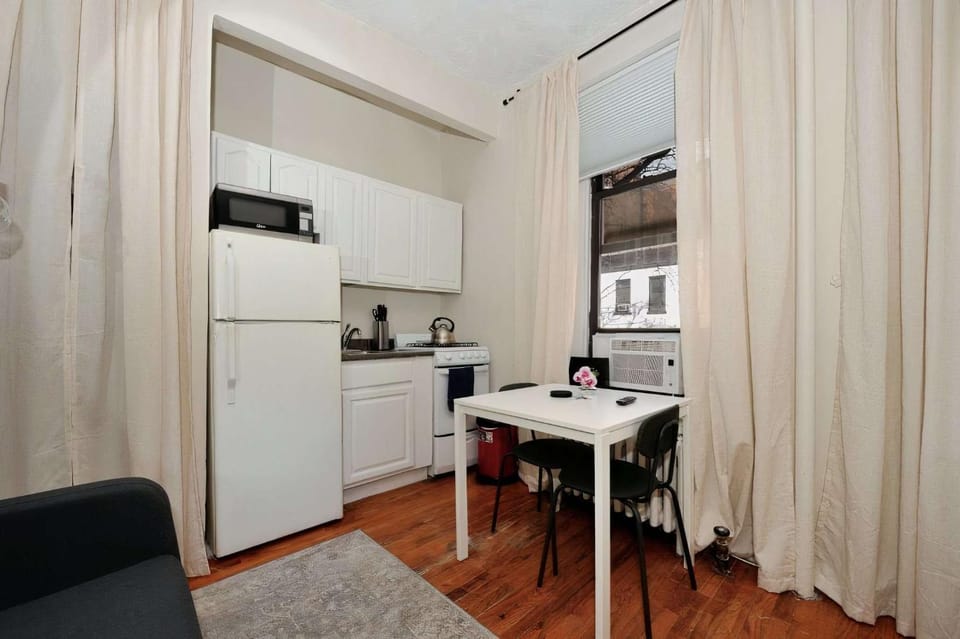 The Clinton II Vibe 8572 Apartment in Midtown