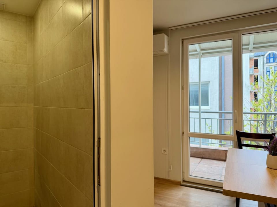 Bathroom, Balcony/Terrace