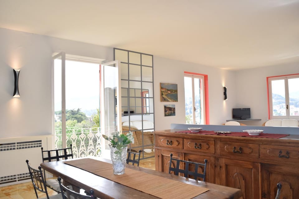 Appartamento a Villa Montuoro Apartment in Rapallo