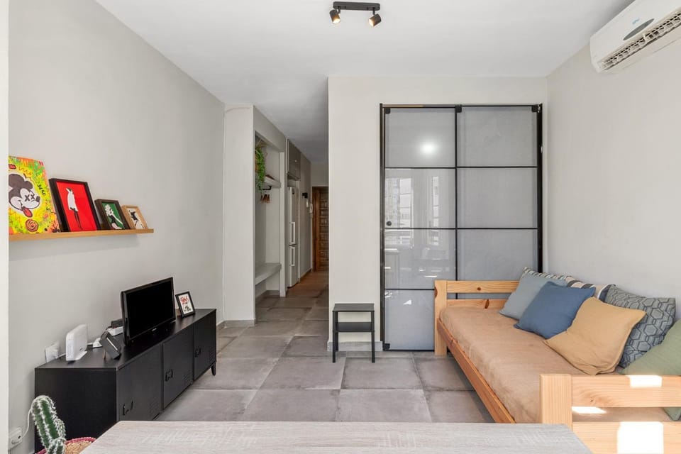 Cozy Downtown Studio - ac wifi Apartment in Torremolinos