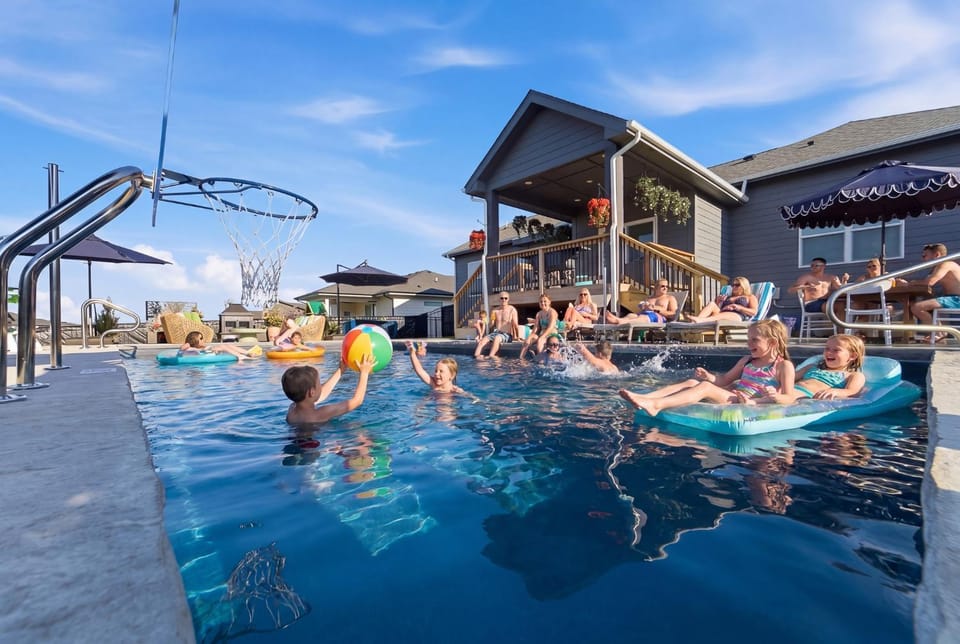 Swimming pool