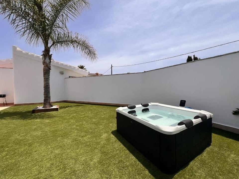 Estudio Agua Jacuzzi privado House in La Janda