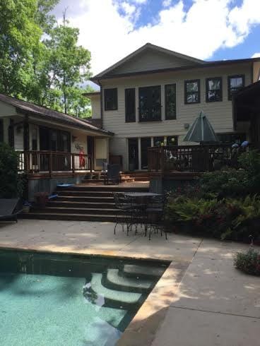 Buckhead Private infinity pool and hot tub House in Buckhead