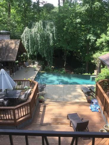 Buckhead Private infinity pool and hot tub House in Buckhead