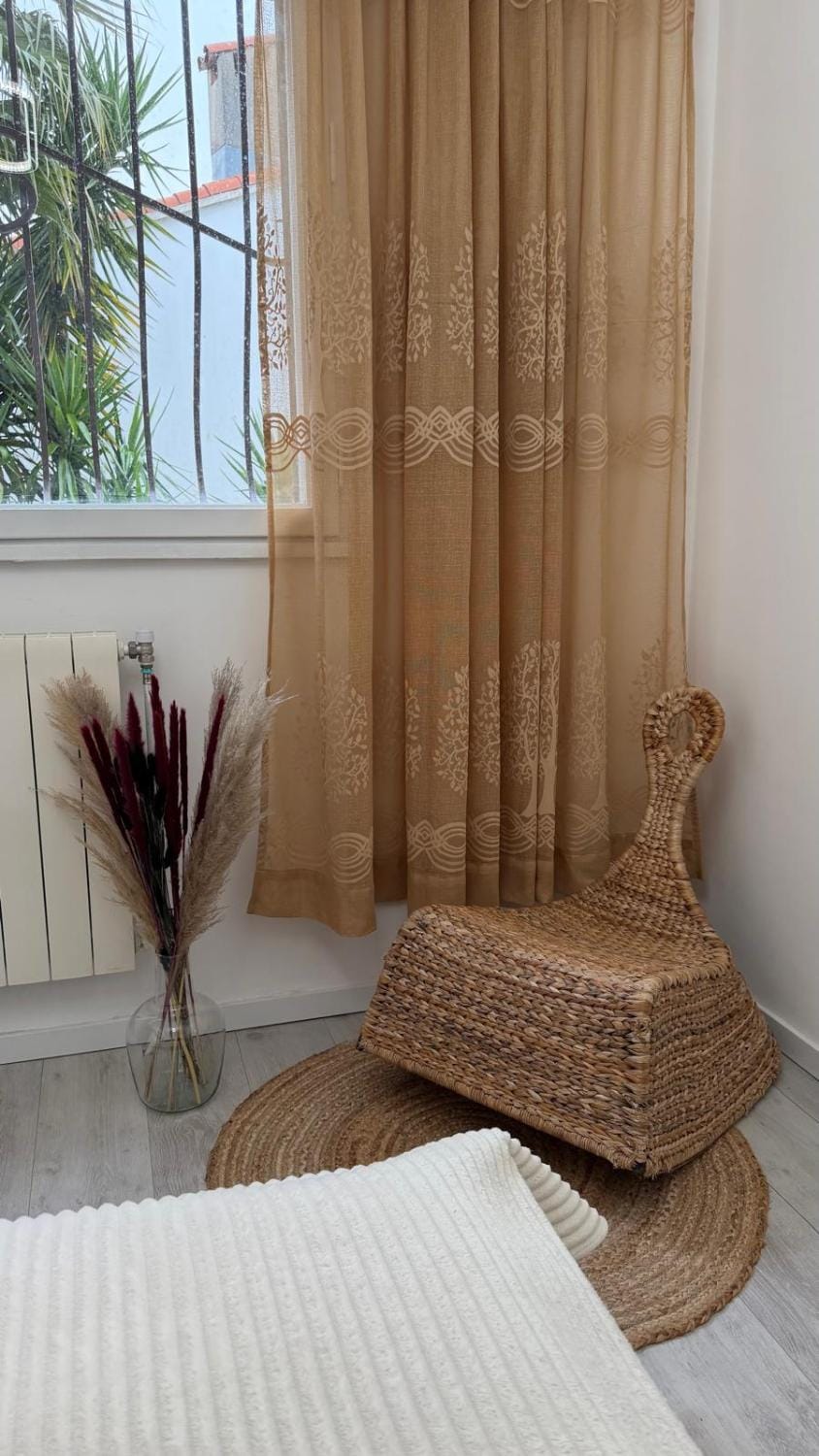 MAGNIFIQUE f4 neuf dans une maison au calme rdc pour familles et groupes House in Lattes