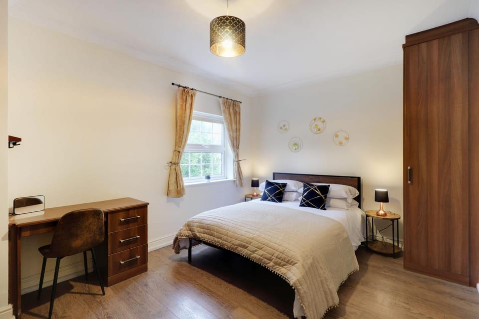Bed, Photo of the whole room, Bedroom, hair dresser, wardrobe