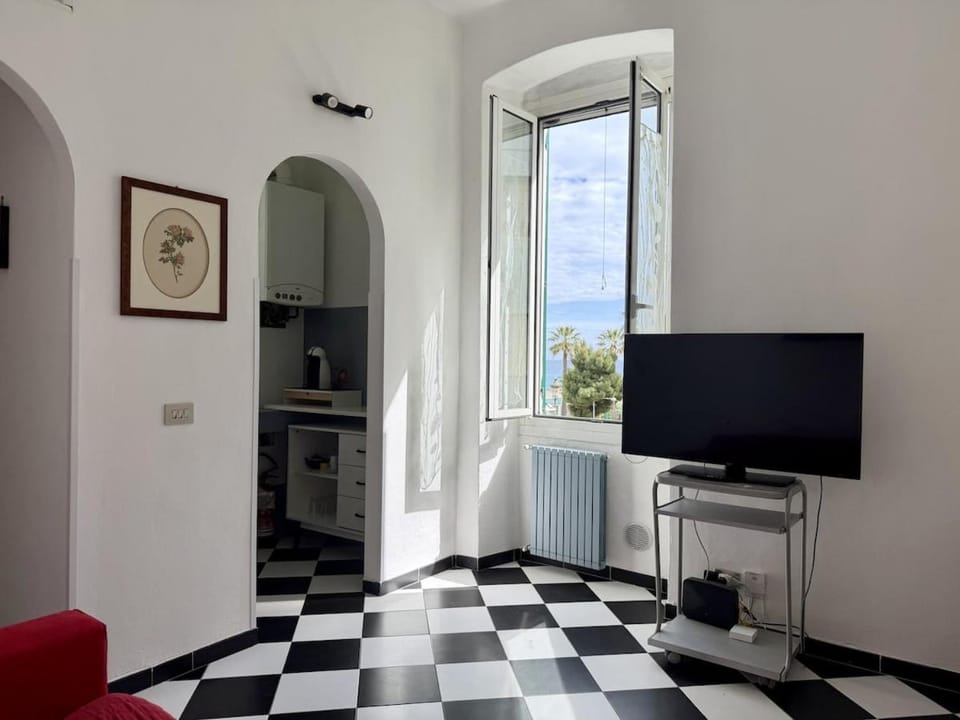 HOST4U - Casa Teresa Apartment front Beaches in Imperia City Centre Apartment in Imperia