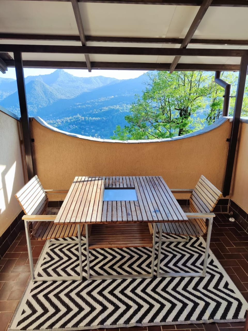 Day, Natural landscape, View (from property/room), Balcony/Terrace, Mountain view