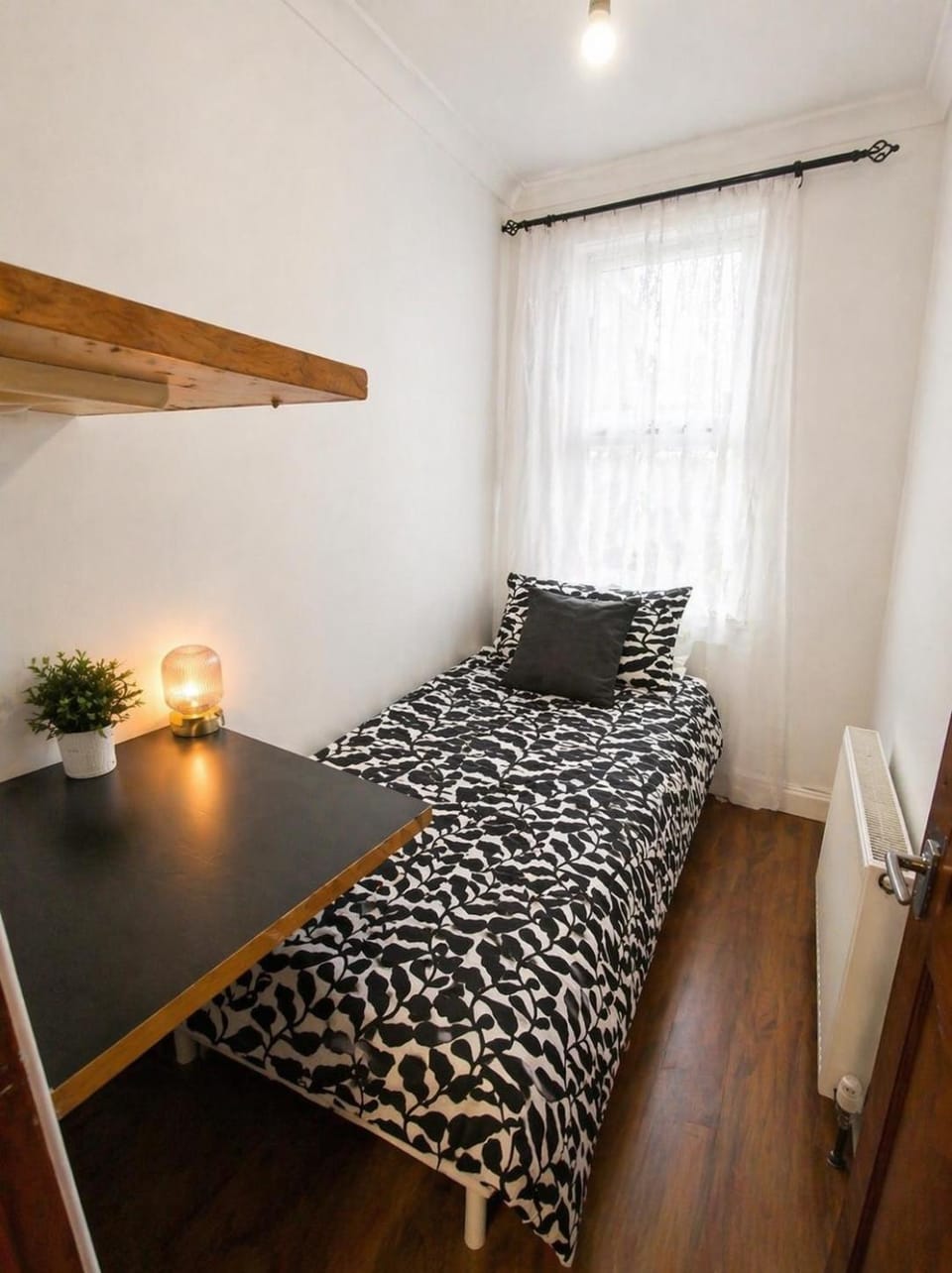 ValueStays Slough Station Free overnight Parking Bed and Breakfast in Slough