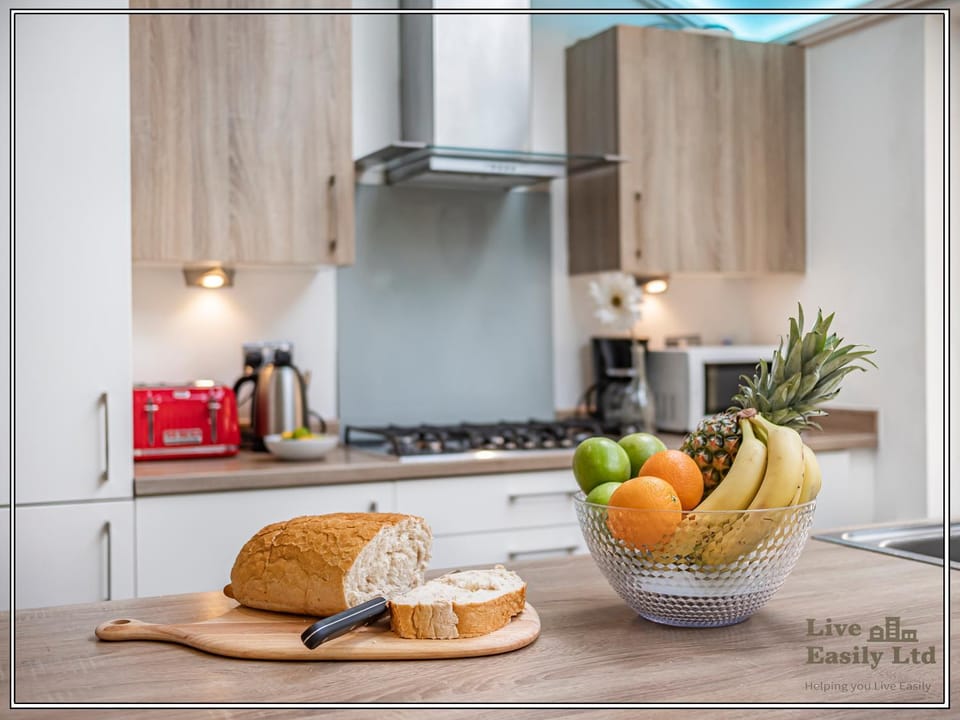 Kitchen or kitchenette, kitchen