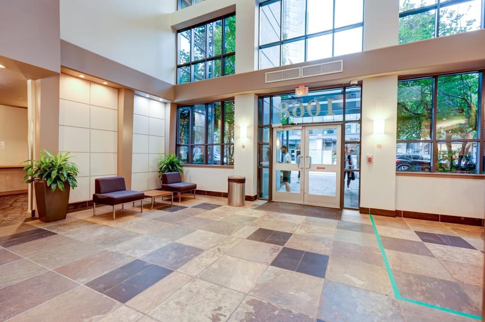 The Canadian Apartment in Vancouver