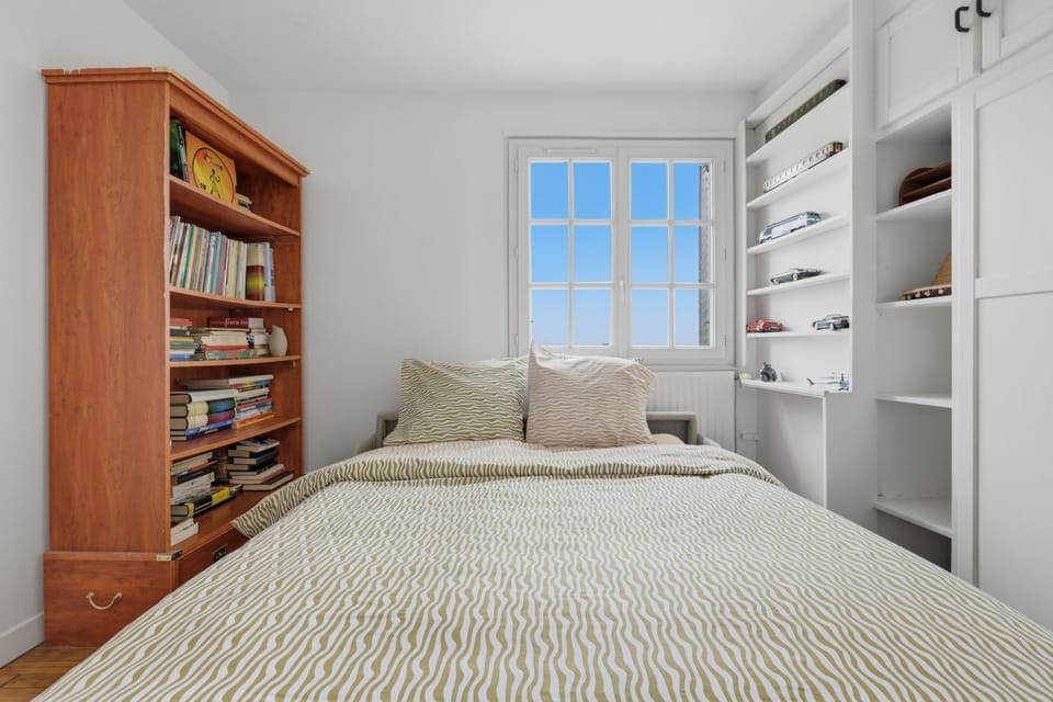 Library, Library, Photo of the whole room, Bedroom, furniture, furniture