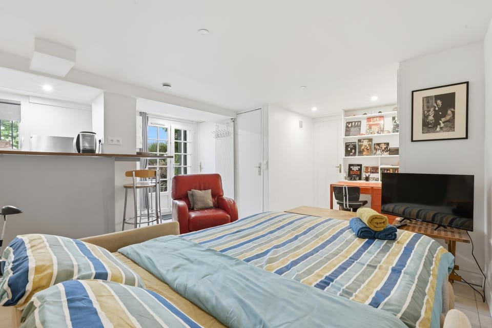 Patio, Patio, Communal lounge/ TV room, Photo of the whole room, Bedroom, Sunrise, internet