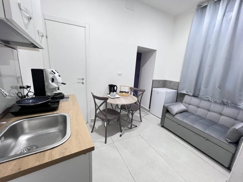 Affittacamere Guesthouse Spaccanapoli in Historical Center near to Garibaldi Central Station Bed and Breakfast in Naples