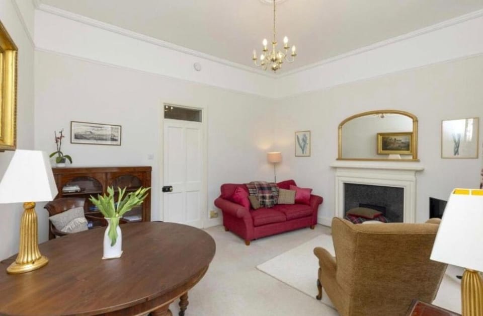 Castle View Retreat Apartment in Edinburgh
