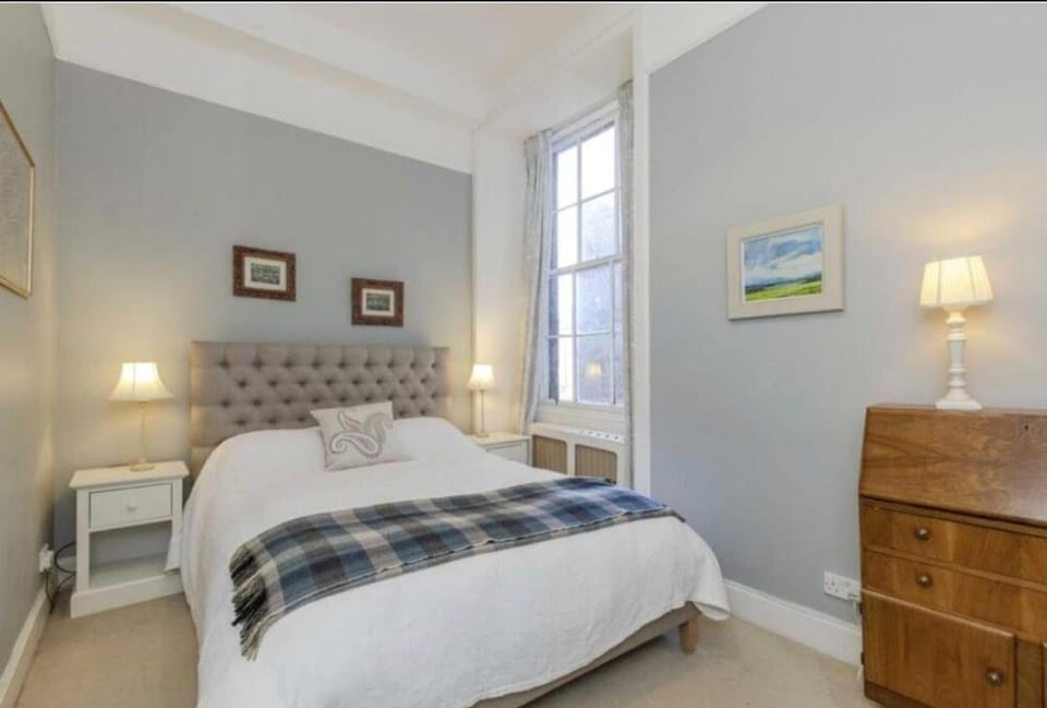 Castle View Retreat Apartment in Edinburgh