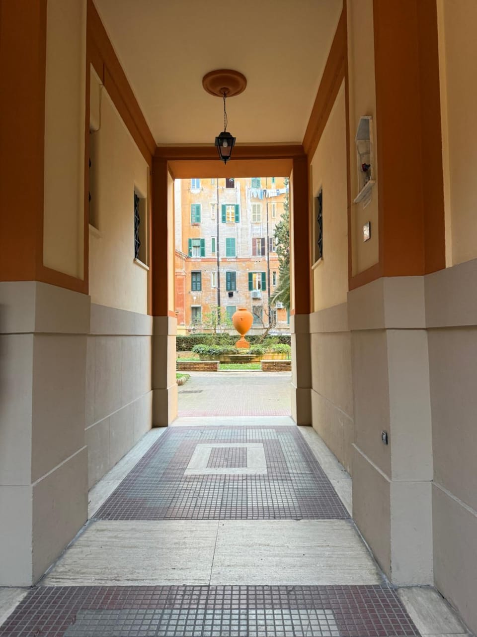 Facade/entrance