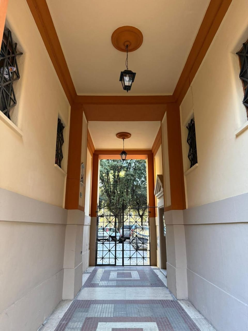 Facade/entrance