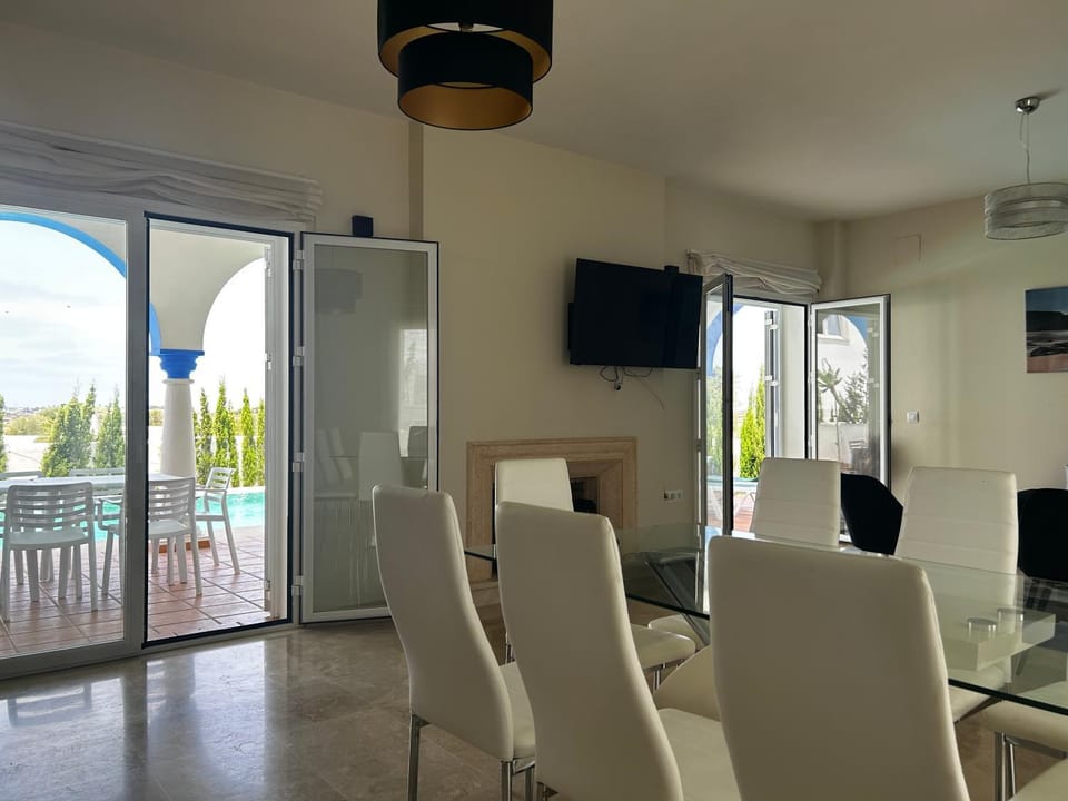 Villa Sancti Petri Villa in Costa de la Luz