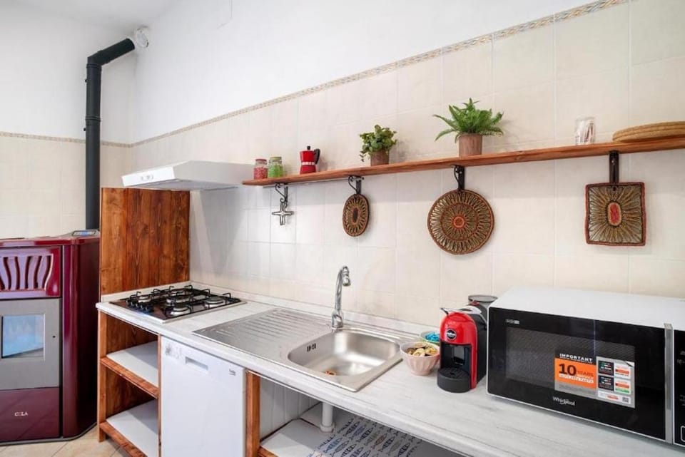 HOST4U - Ligurian House with Garden in Imperia Apartment in Imperia