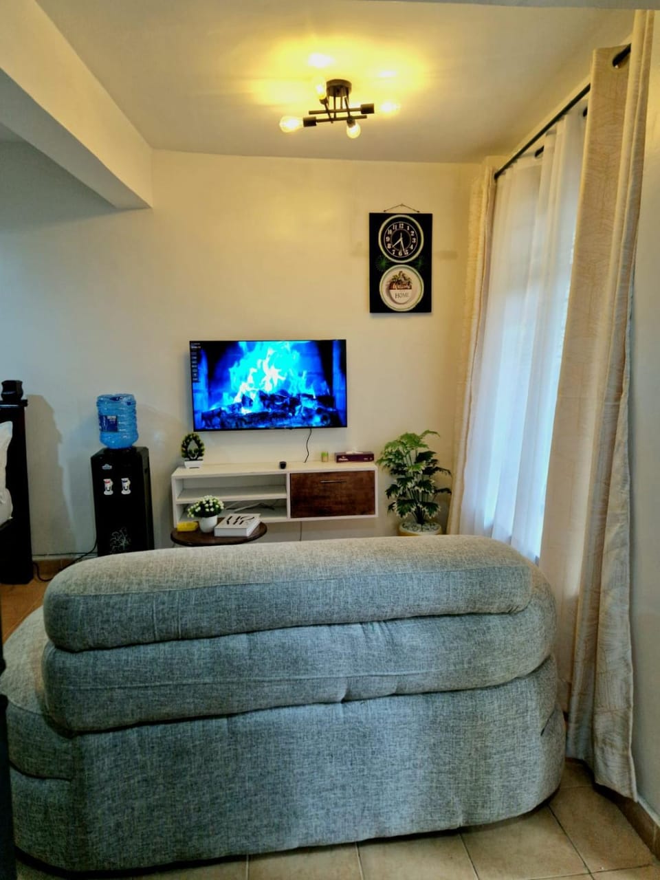 Communal lounge/ TV room, Living room, Seating area, Evening entertainment
